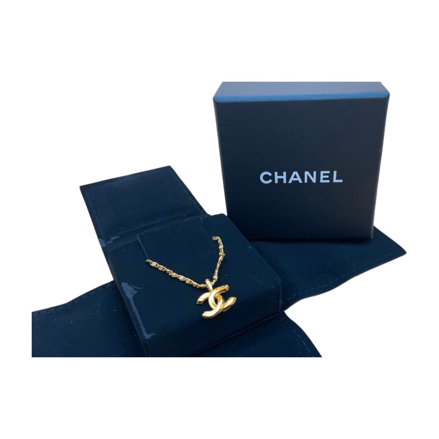 Chanel 1982 CC Logo Necklace - Le Look