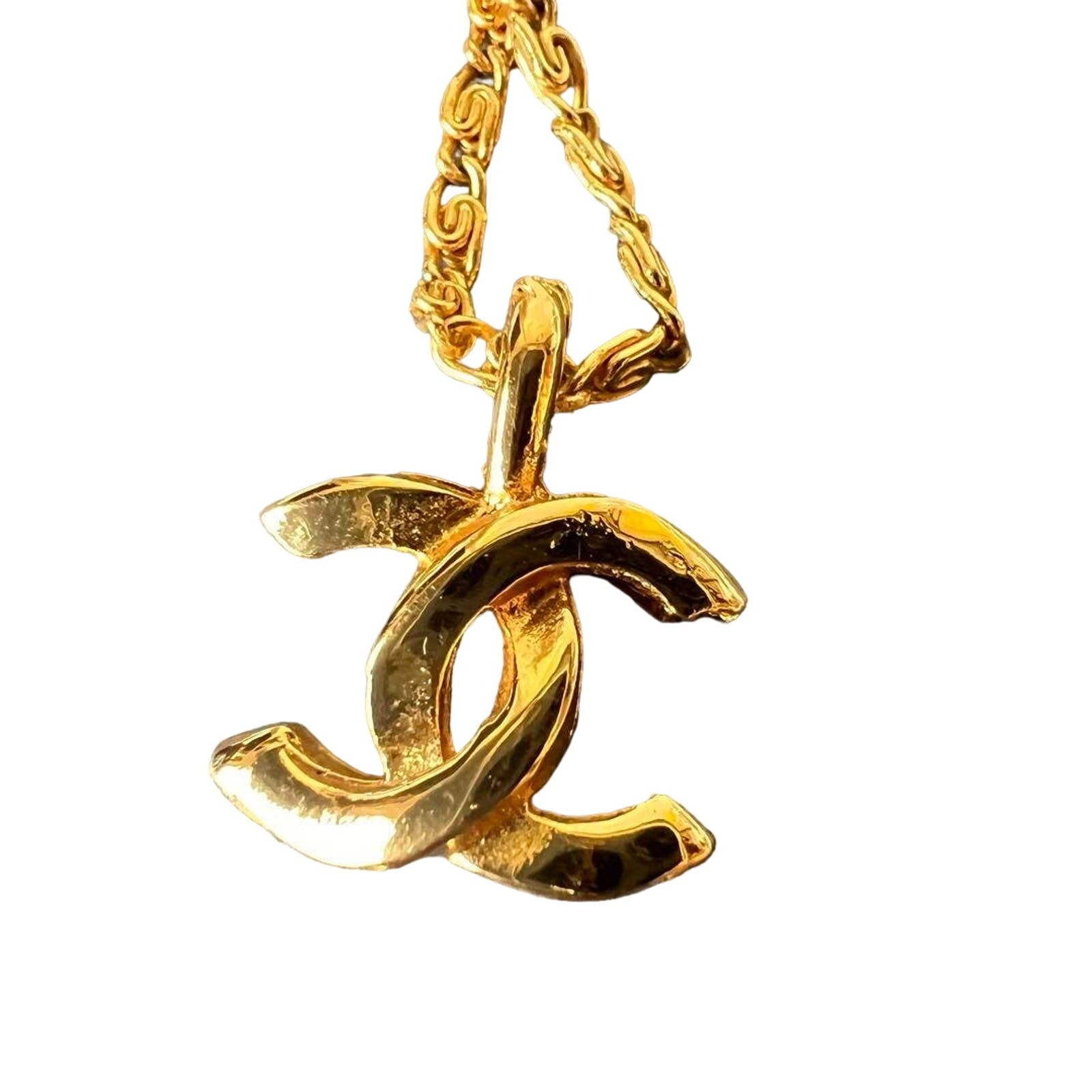 Chanel 1982 CC Logo Necklace - Le Look