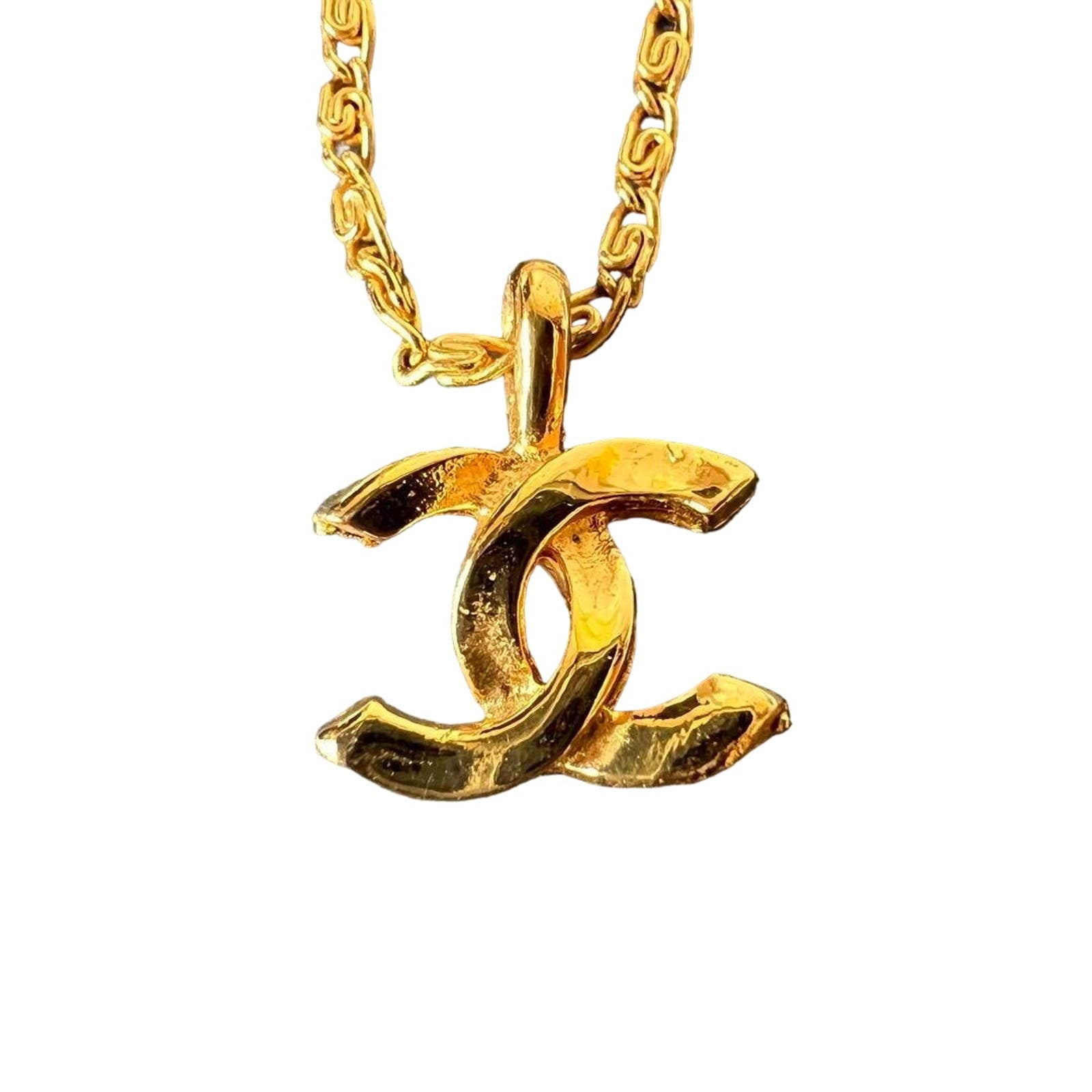 Chanel 1982 CC Logo Necklace - Le Look