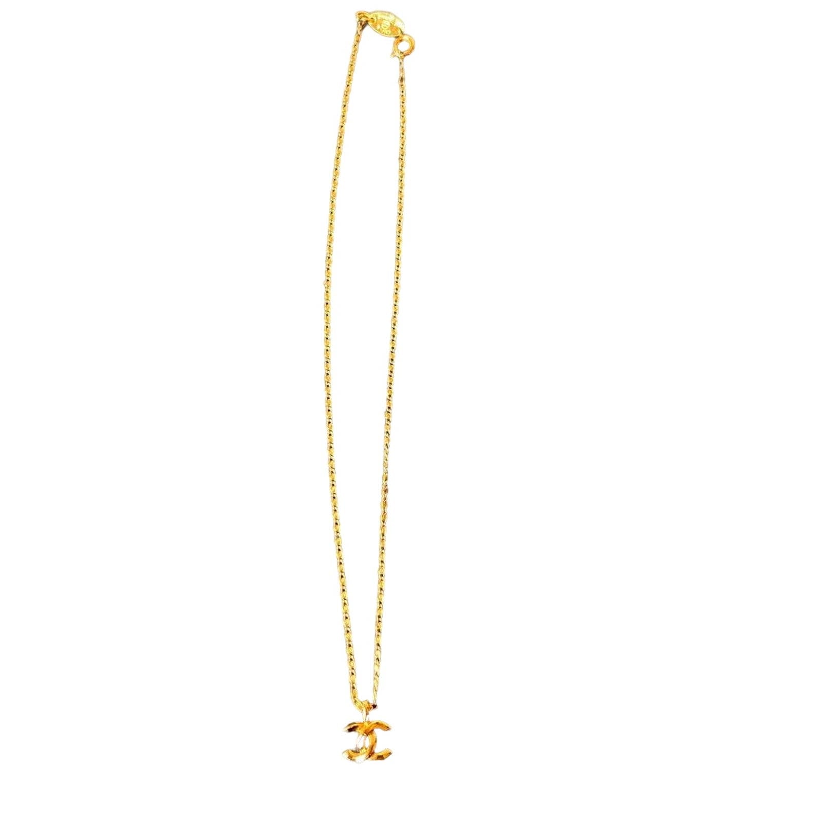 Chanel 1982 CC Logo Necklace - Le Look