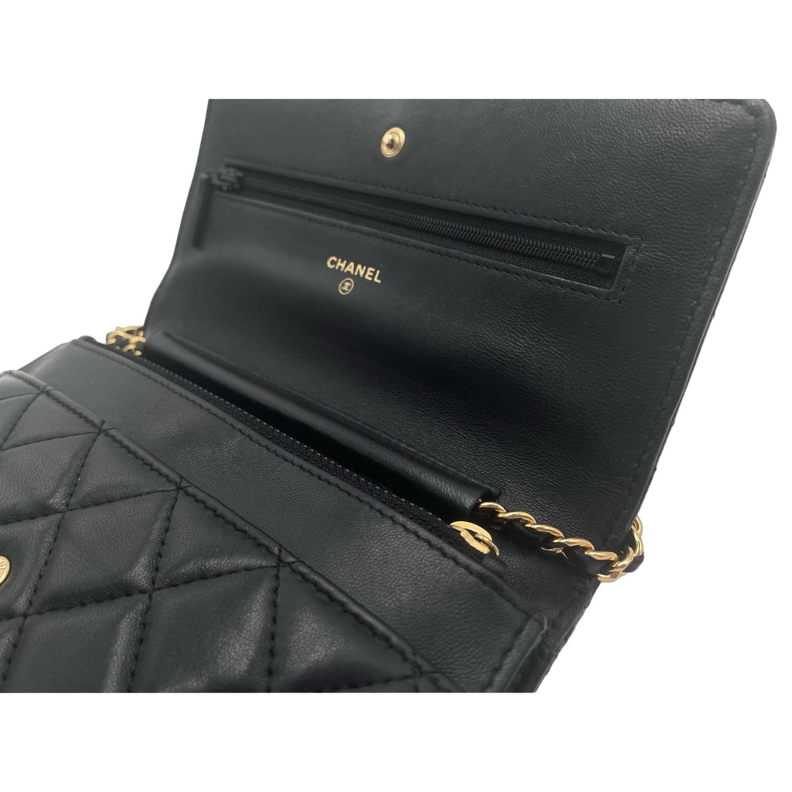 Chanel Classic Wallet on Chain - Le Look