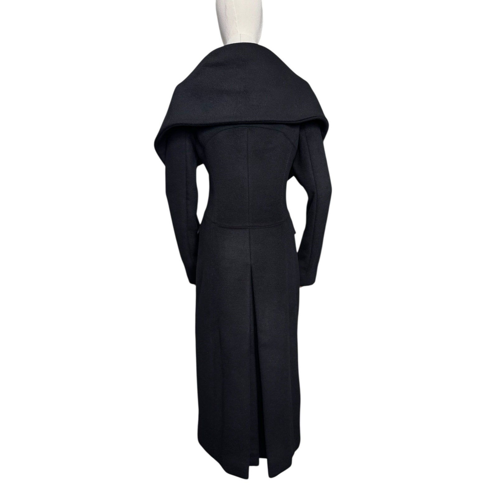 Gucci Black Coat Tom Ford 2003 - Le Look