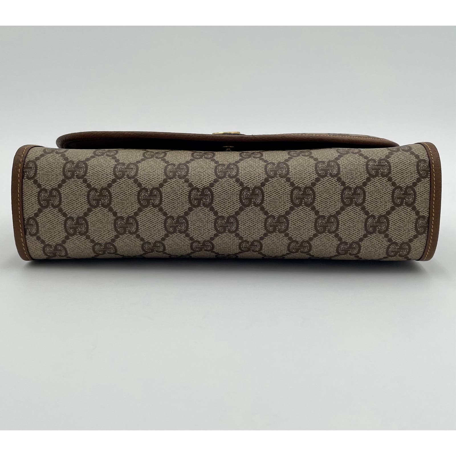 Gucci GG Clutch - Le Look