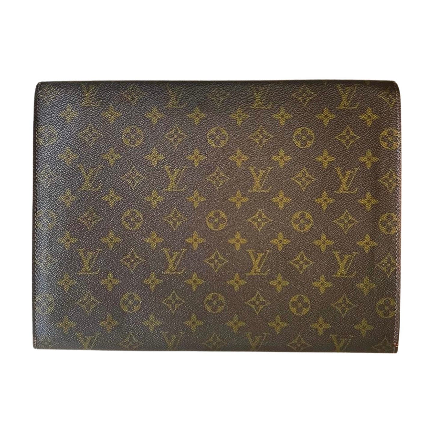 Louis Vuitton Clutch - Le Look