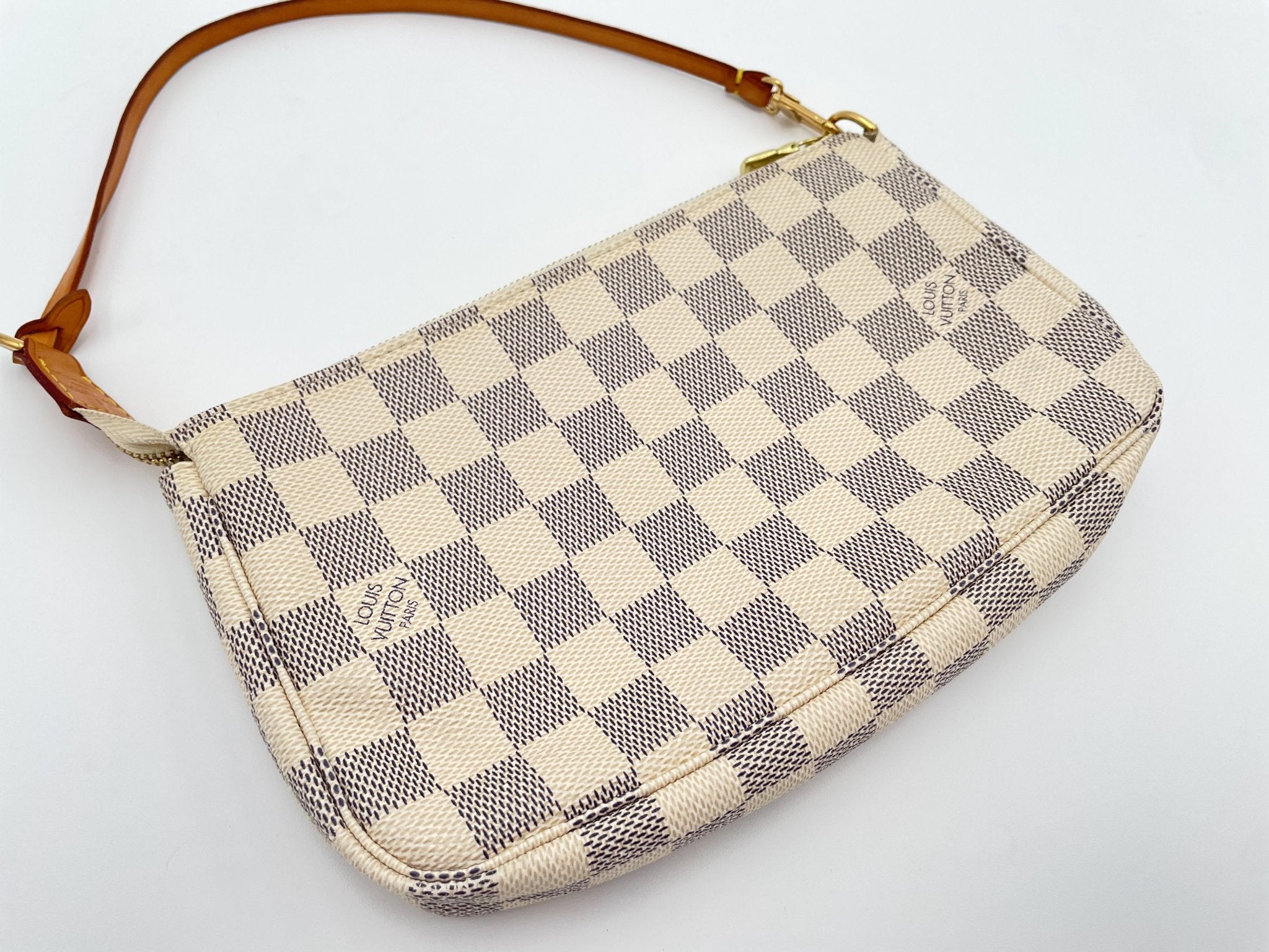 Louis Vuitton Damier Azur Pochette - Le Look