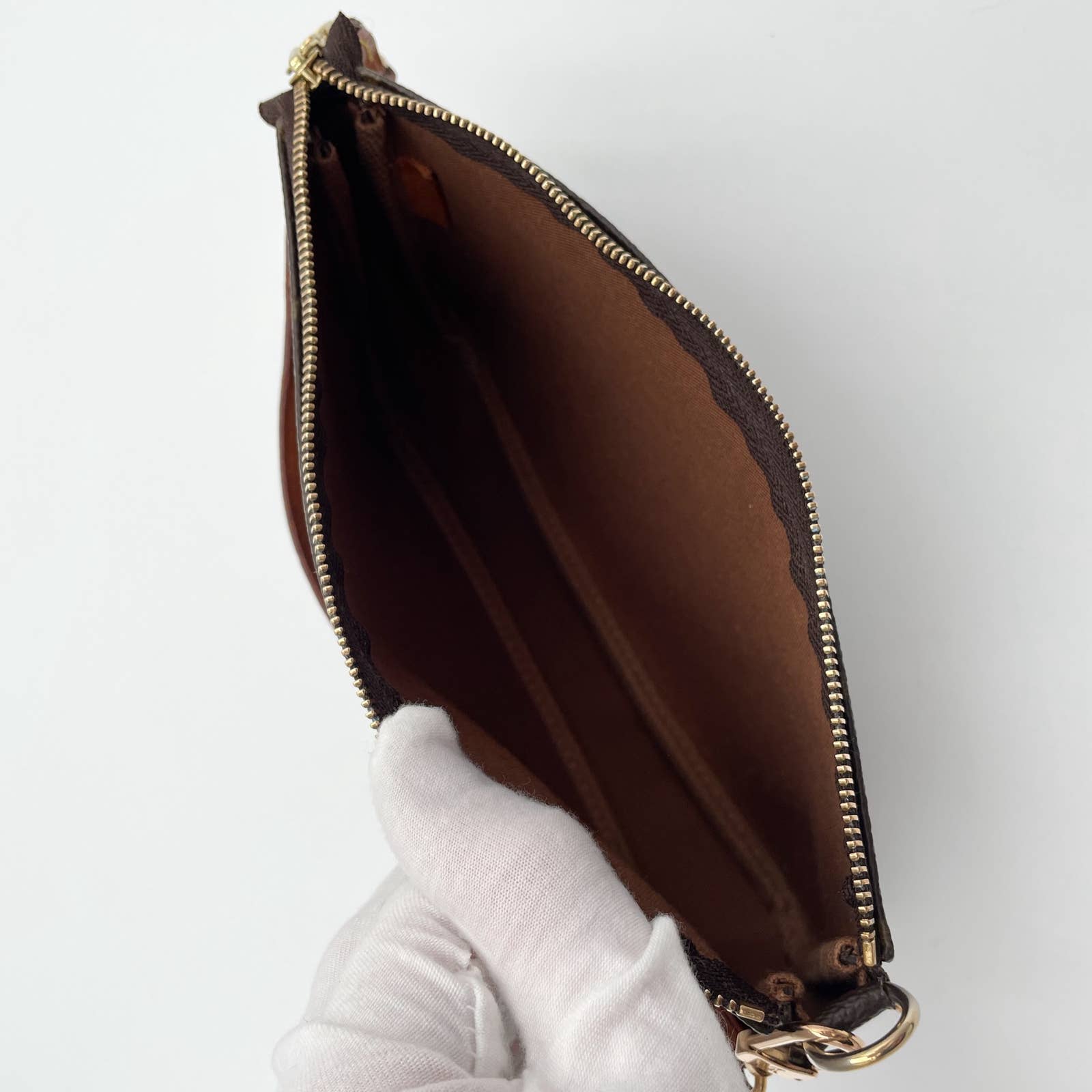 Louis Vuitton Pochette - Le Look