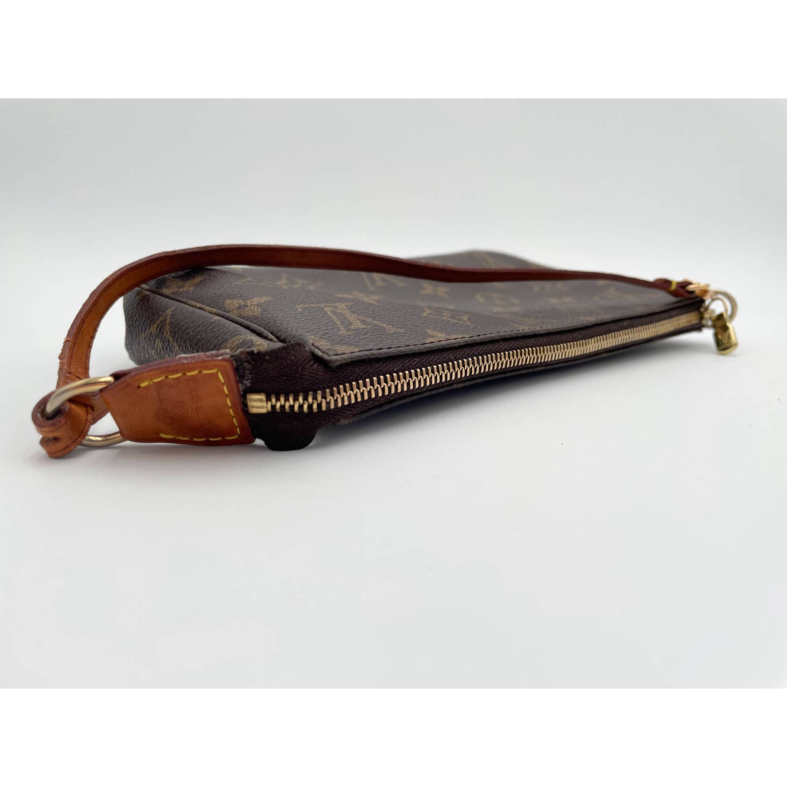 Louis Vuitton Pochette - Le Look