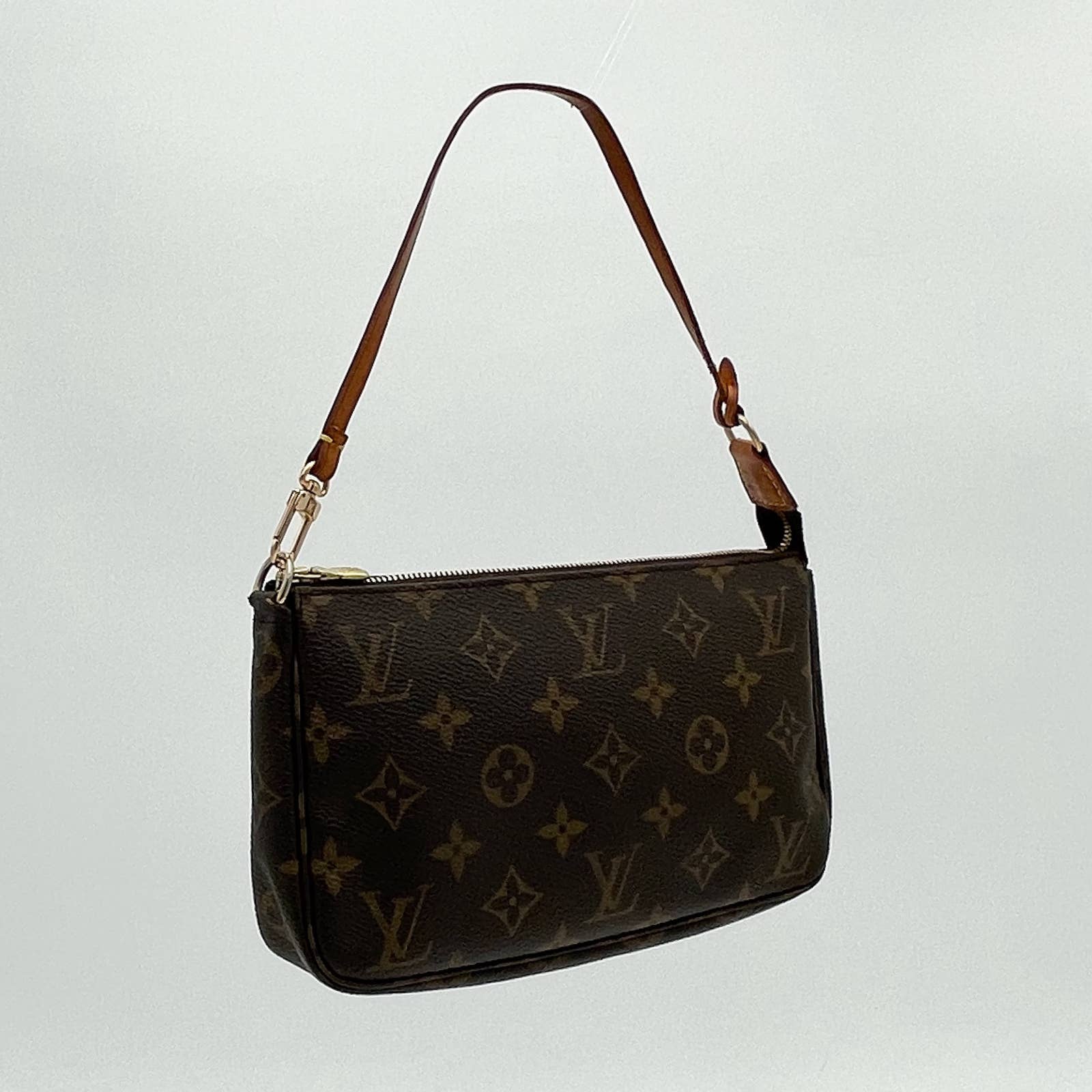 Louis Vuitton Pochette - Le Look