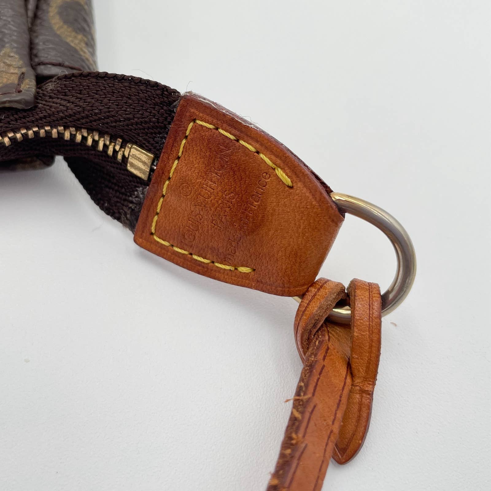 Louis Vuitton Pochette - Le Look