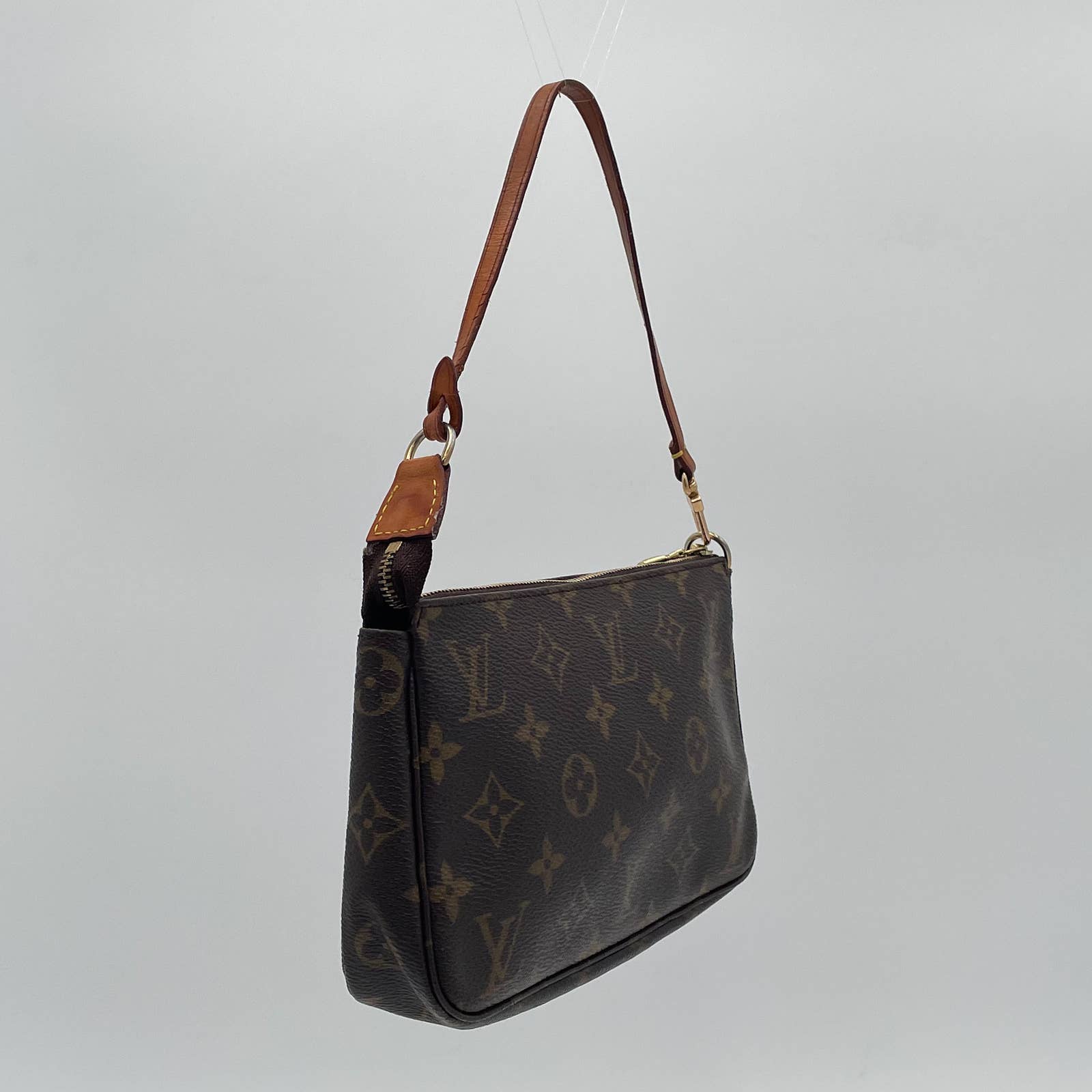 Louis Vuitton Pochette - Le Look