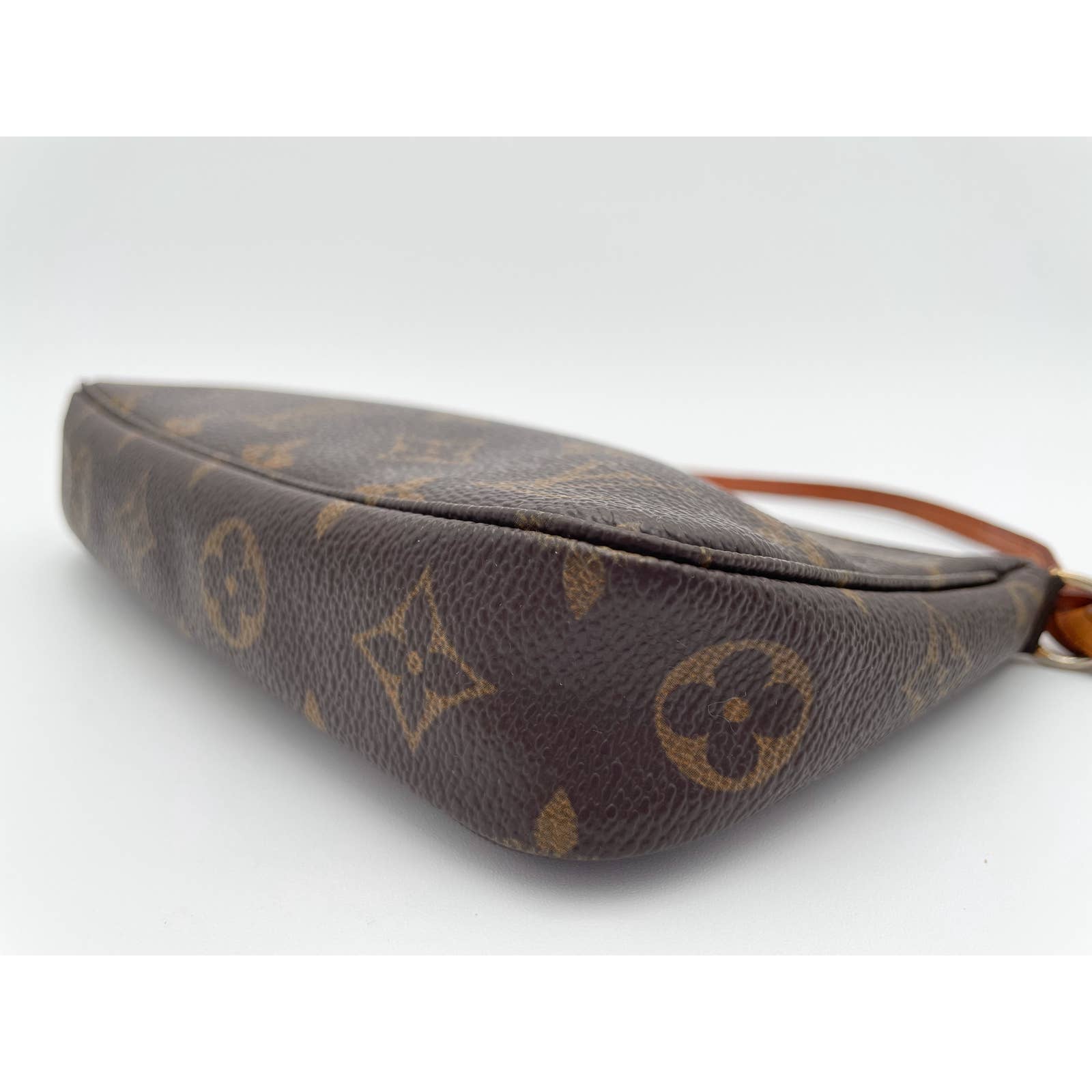 Louis Vuitton Pochette - Le Look
