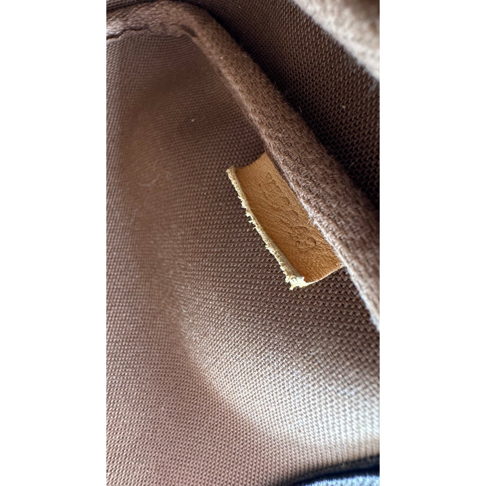 Louis Vuitton Pochette Accessoires - Le Look