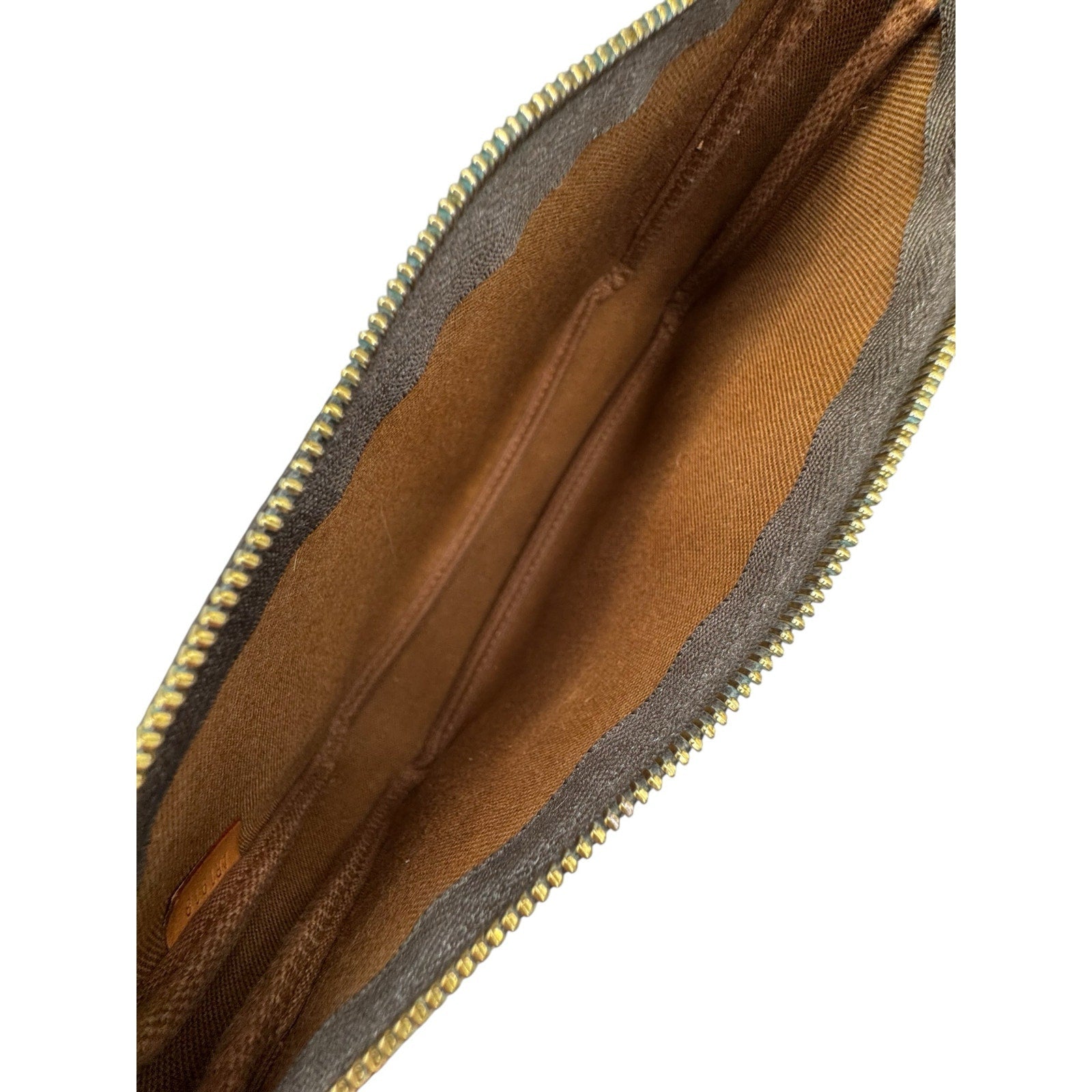 Louis Vuitton Pochette Accessoires Monogram Canvas - Le Look