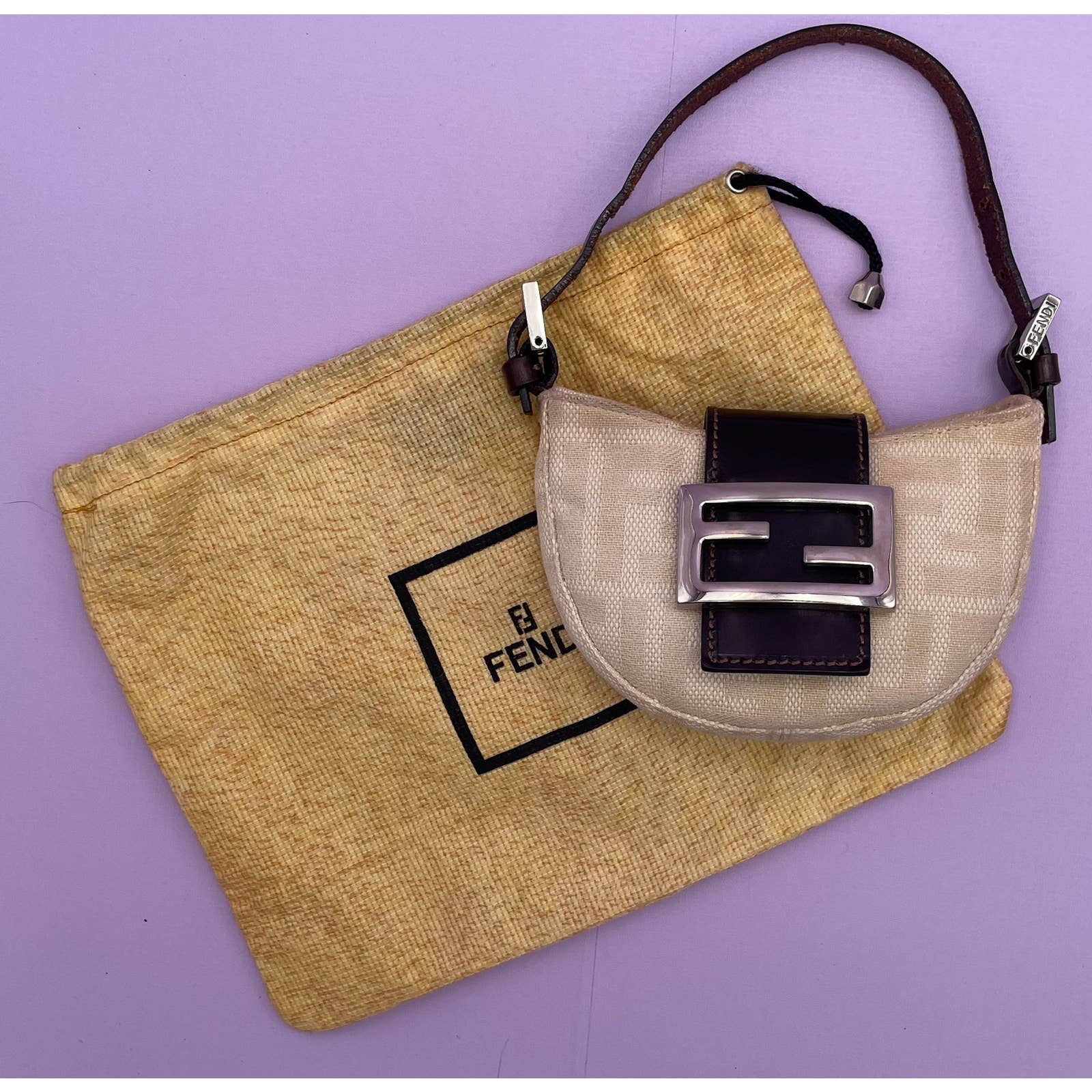 Fendi Croissant Zucca - Le Look