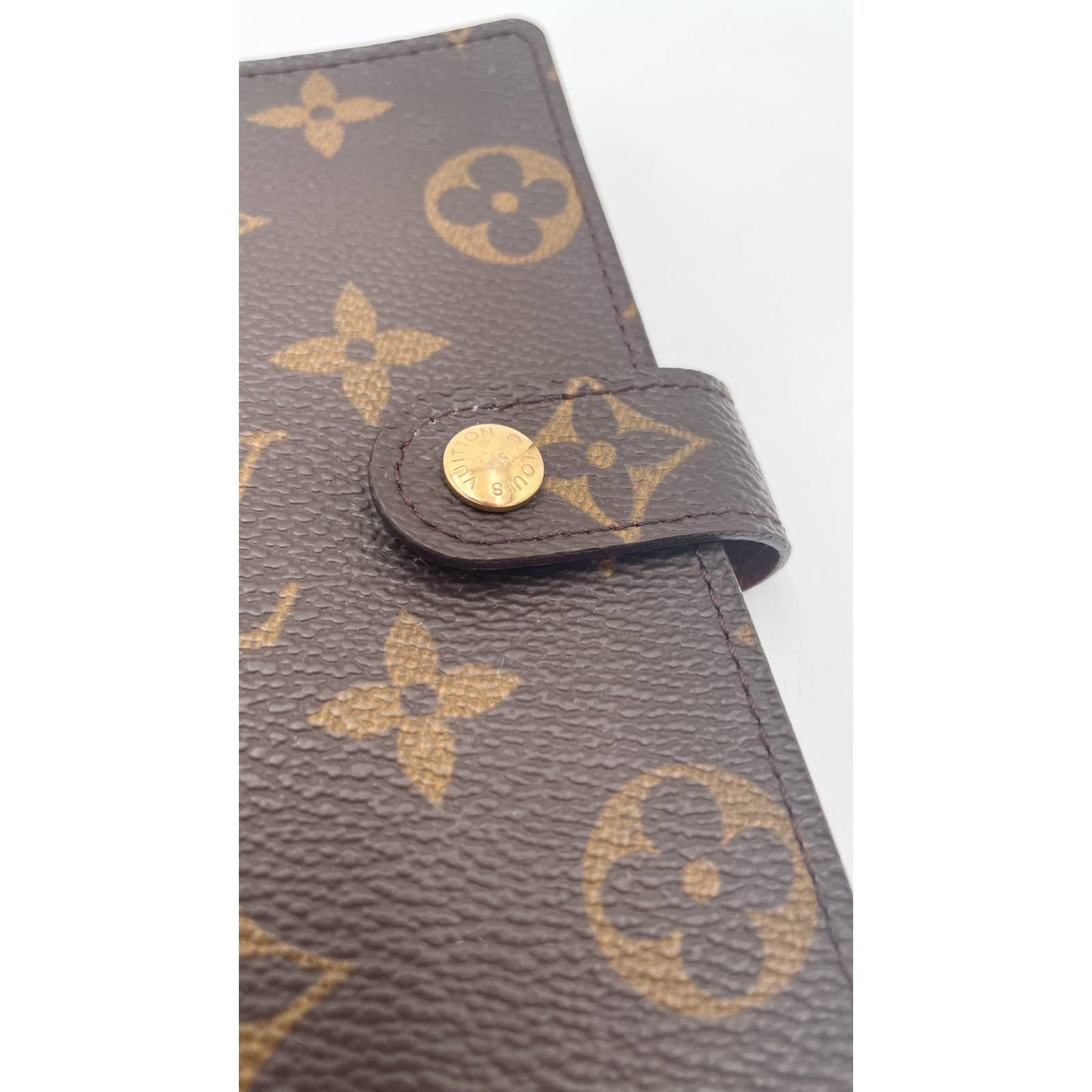 Louis Vuitton Agenda Monogram Canvas - Le Look