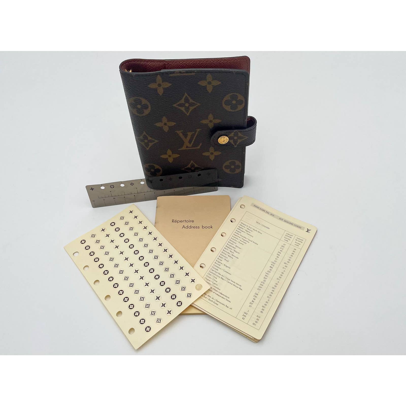Louis Vuitton Agenda Monogram Canvas - Le Look