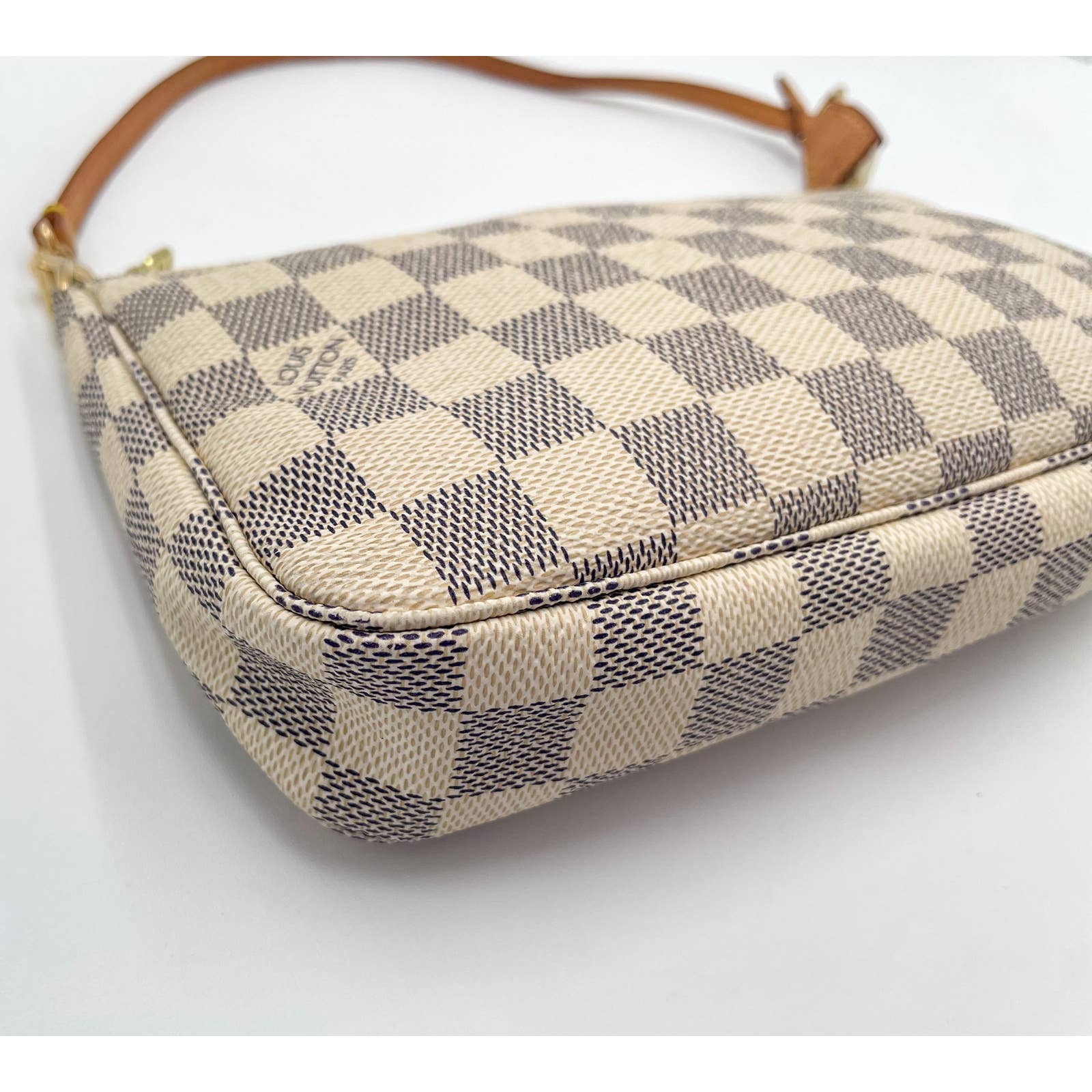Louis Vuitton Damier Azur Pochette - Le Look