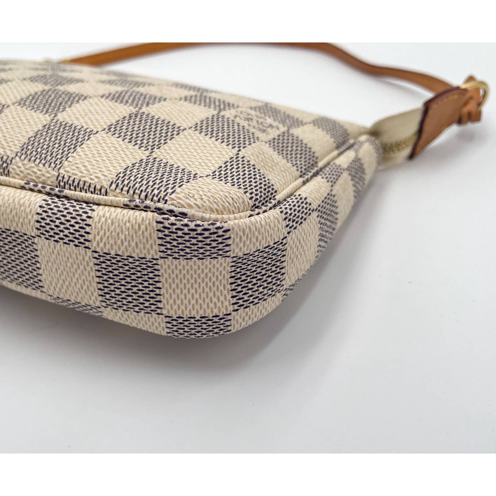 Louis Vuitton Damier Azur Pochette - Le Look