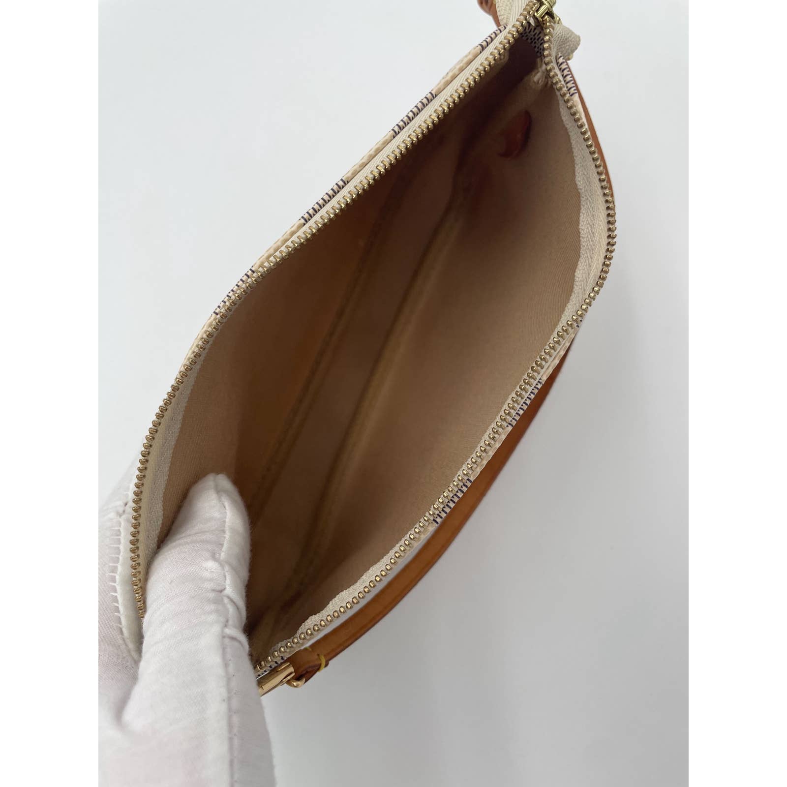 Louis Vuitton Damier Azur Pochette - Le Look