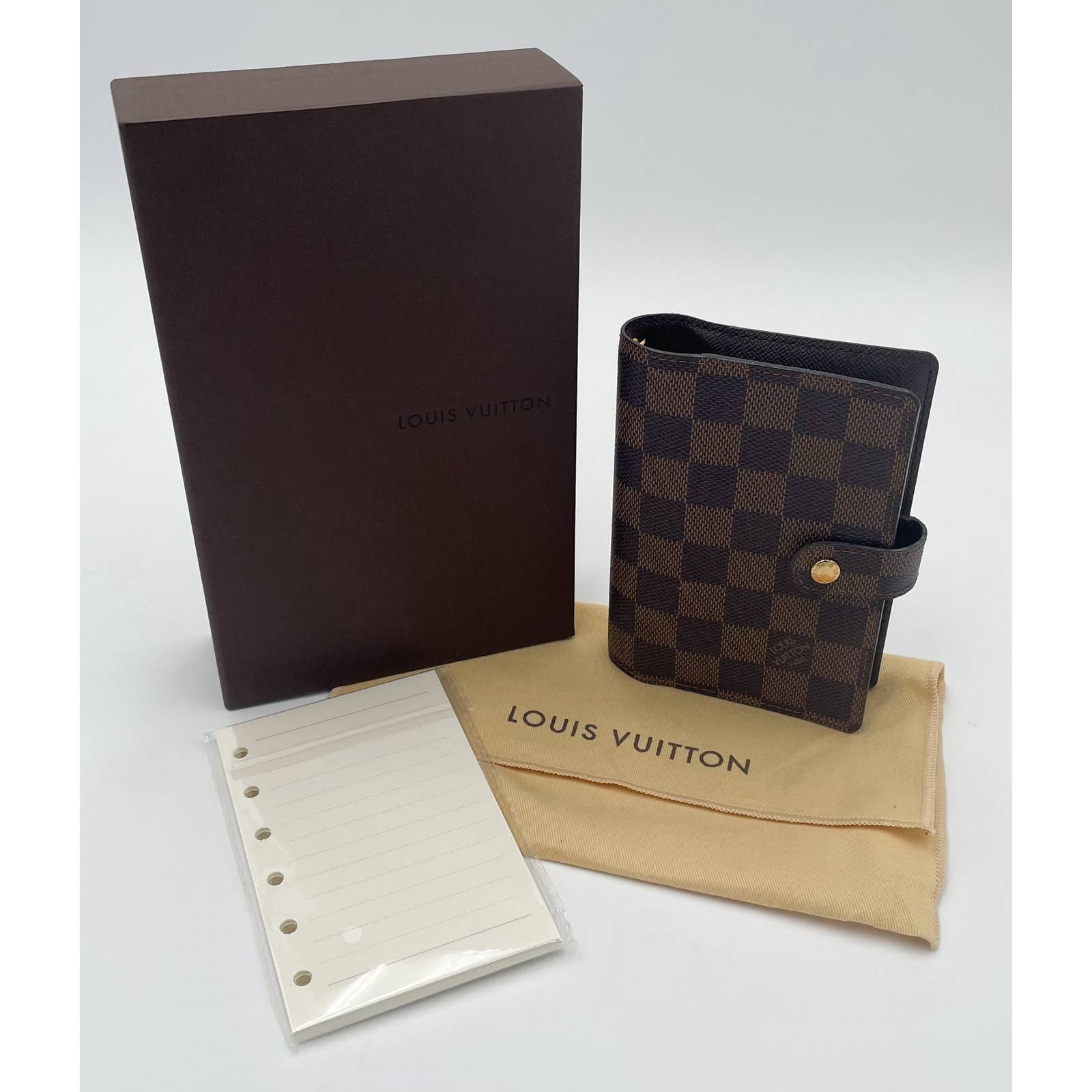 Louis Vuitton Damier Ebene Agenda - Le Look
