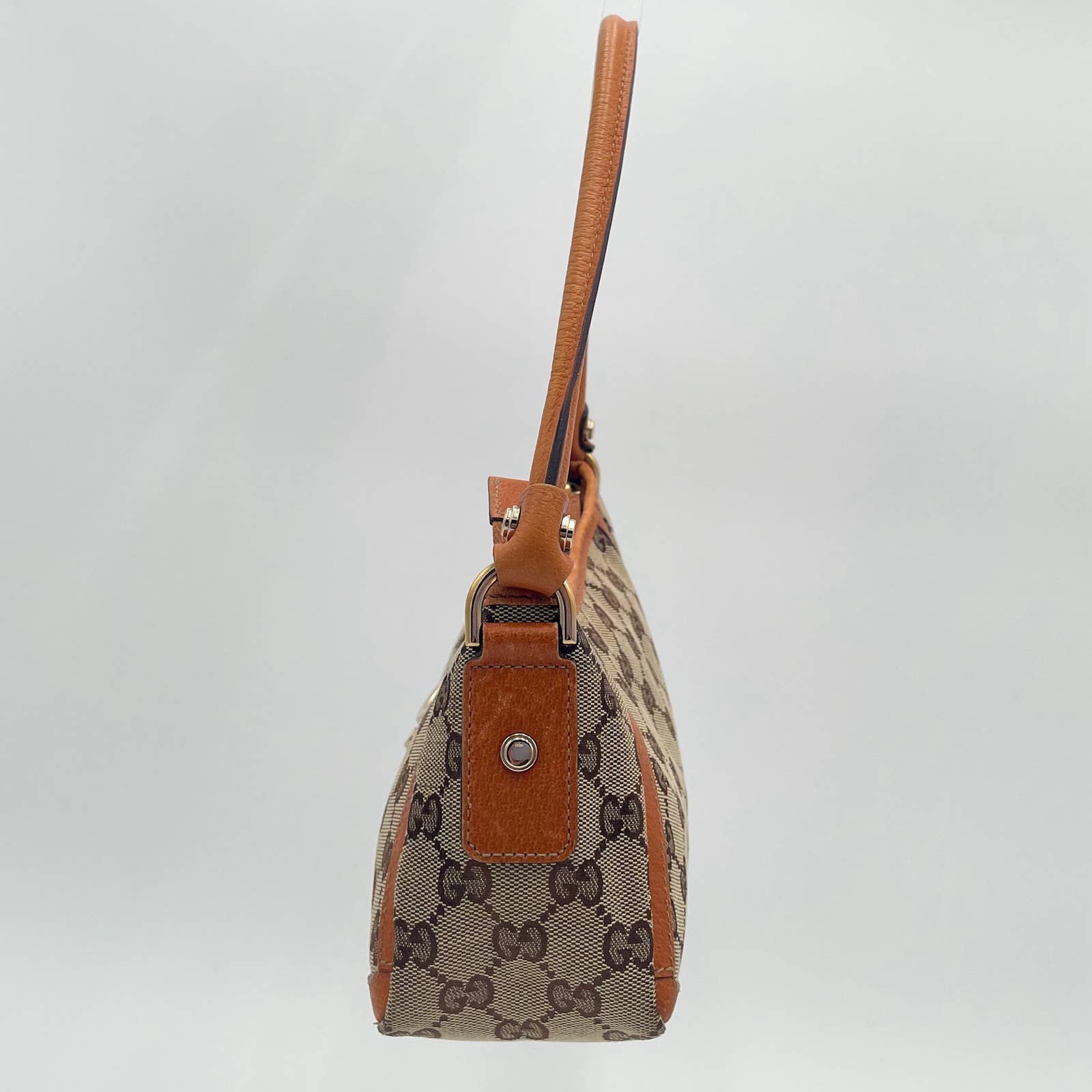 Gucci Abbey D-Ring Pochette - Le Look