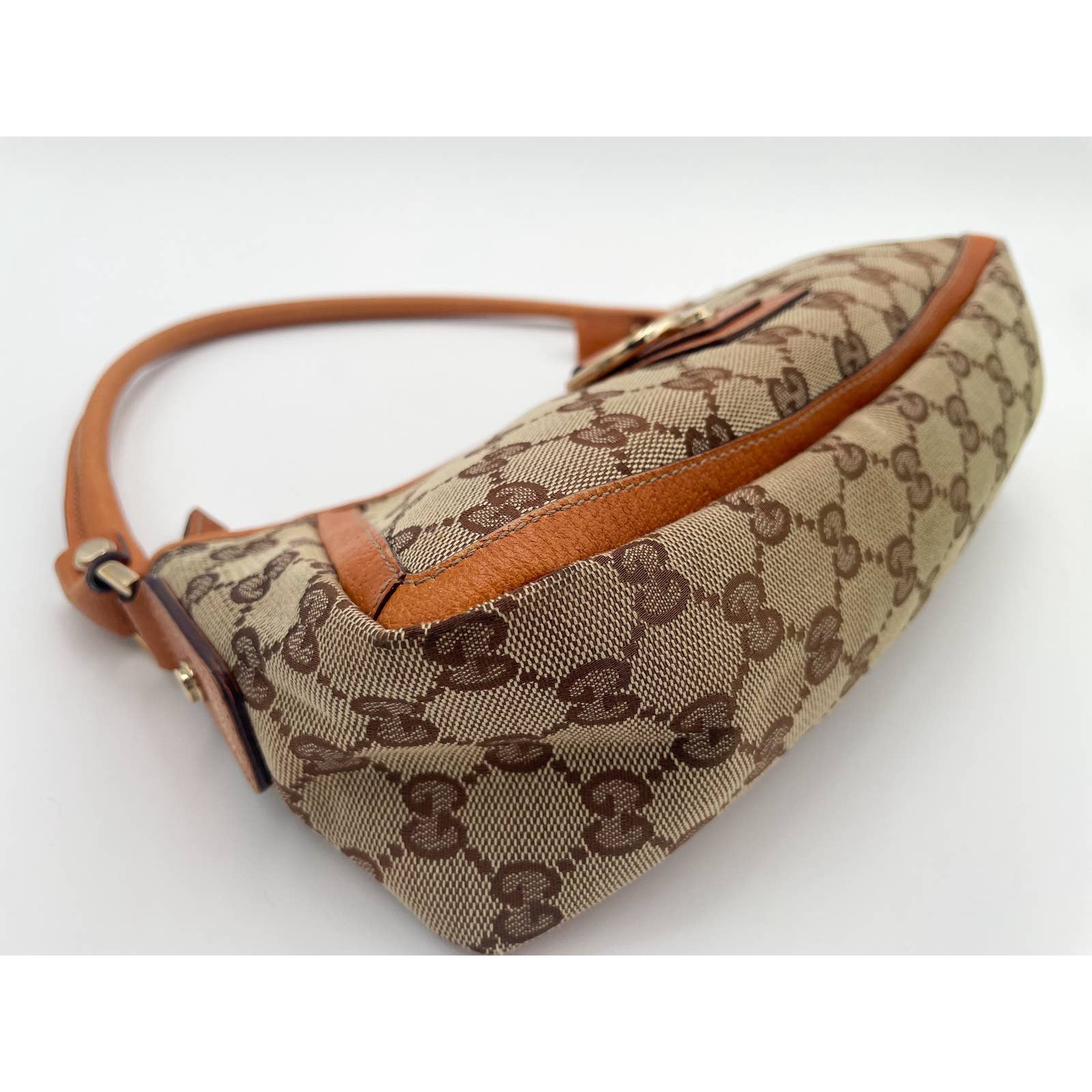 Gucci Abbey D-Ring Pochette - Le Look