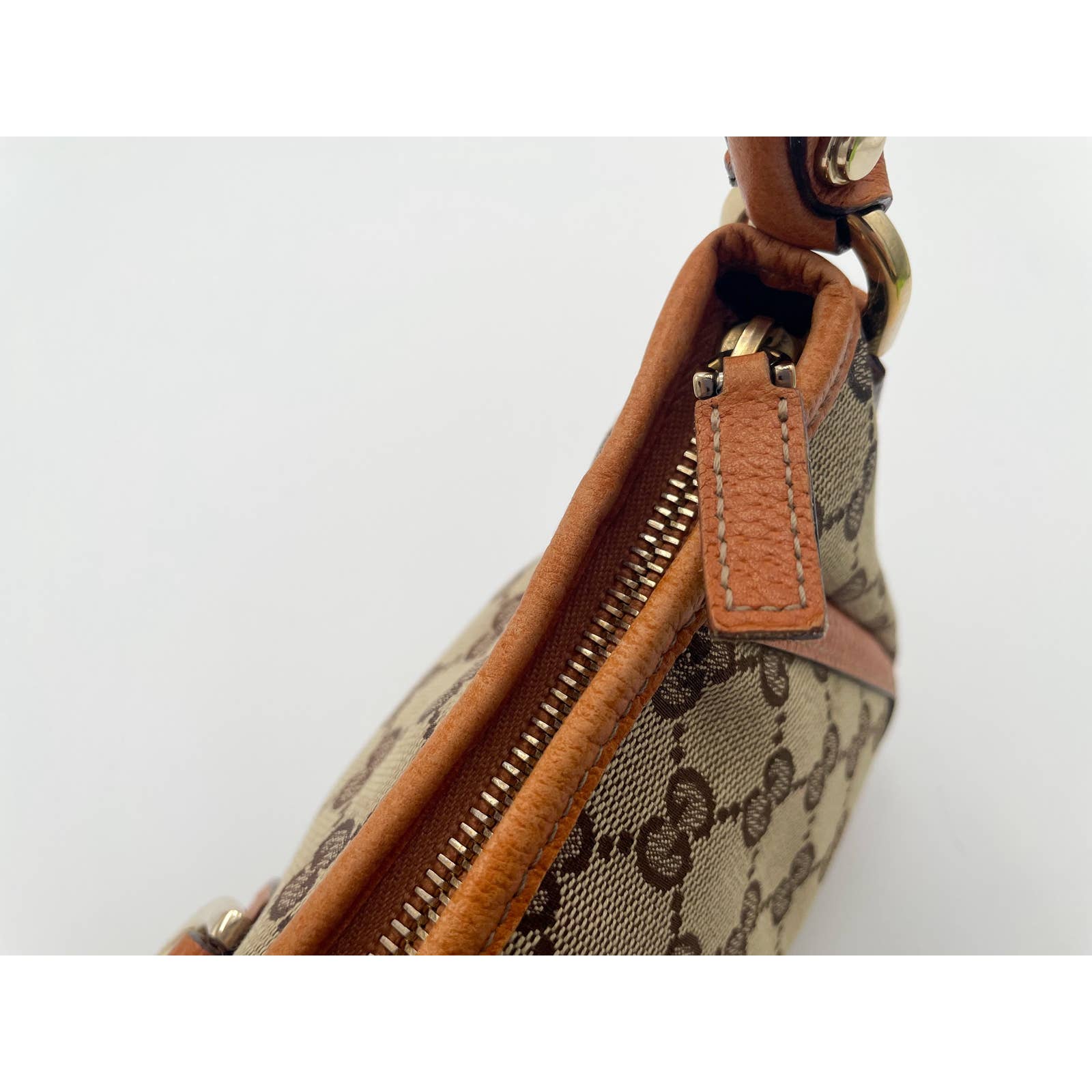 Gucci Abbey D-Ring Pochette - Le Look