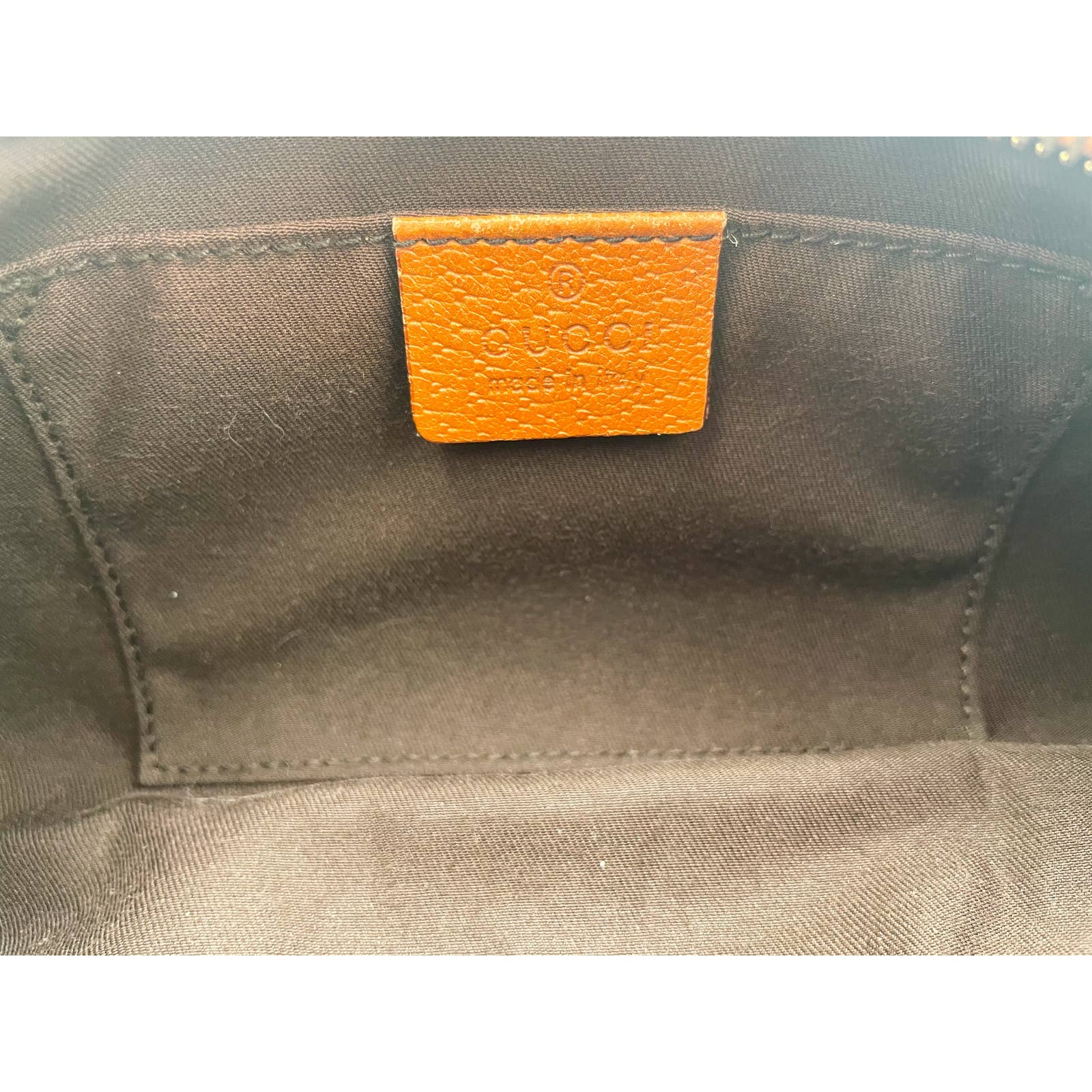 Gucci Abbey D-Ring Pochette - Le Look
