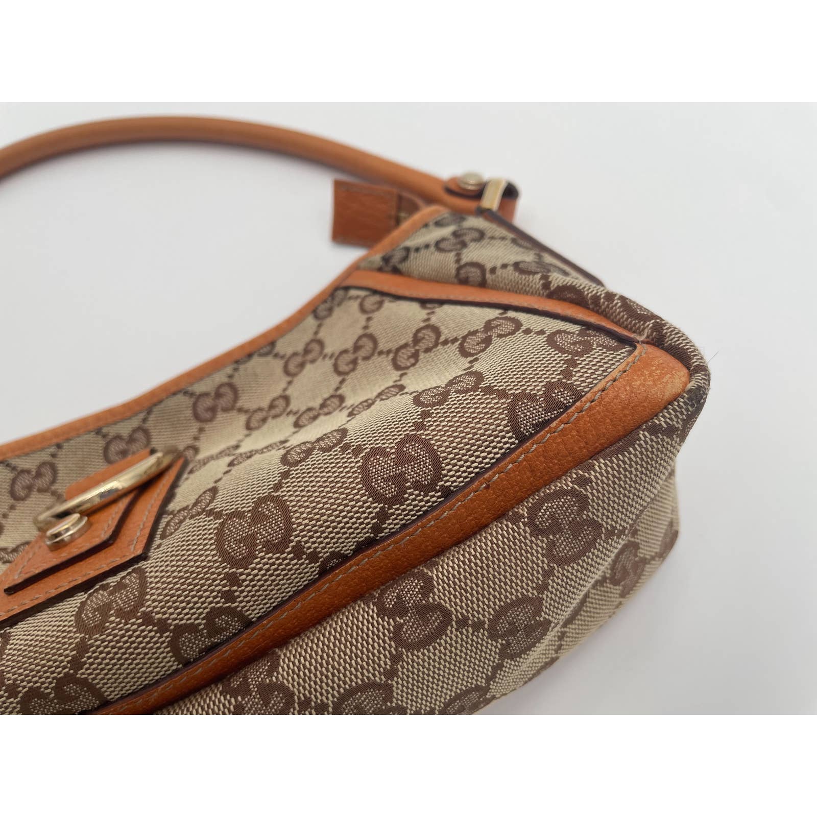 Gucci Abbey D-Ring Pochette - Le Look