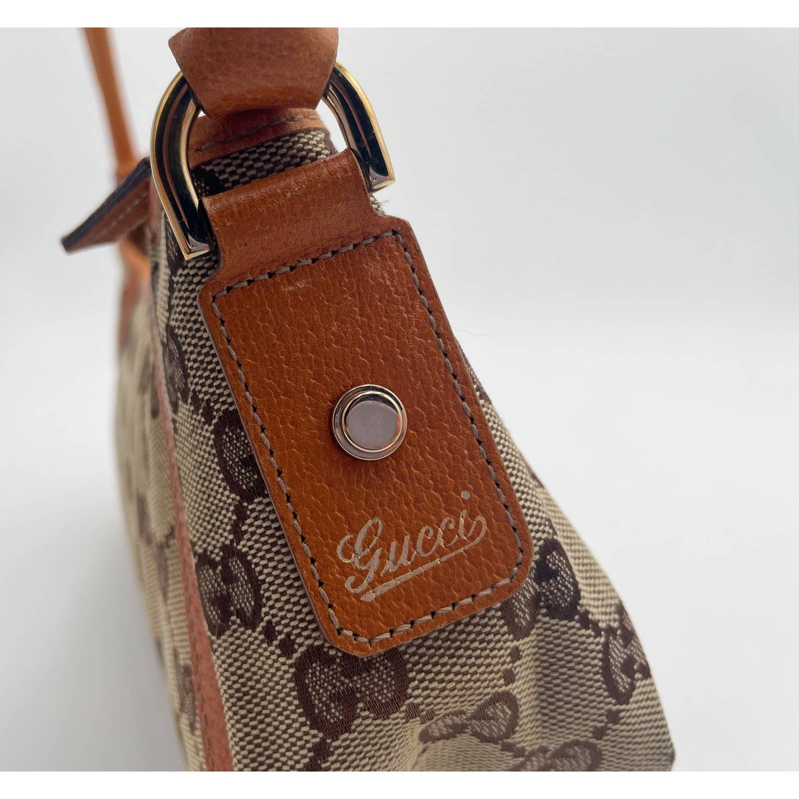 Gucci Abbey D-Ring Pochette - Le Look