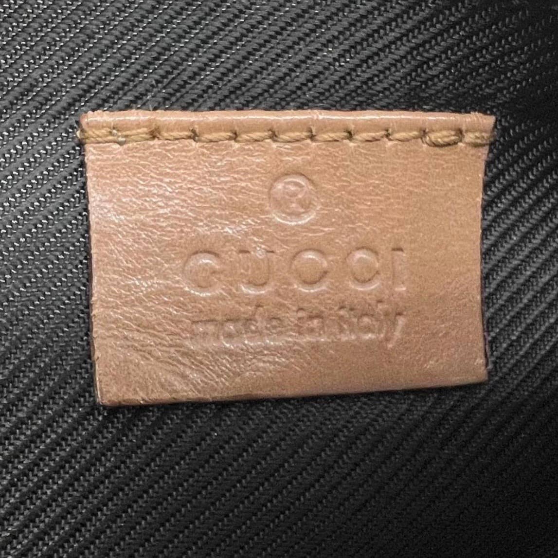Gucci GG Canvas Pochette - Le Look