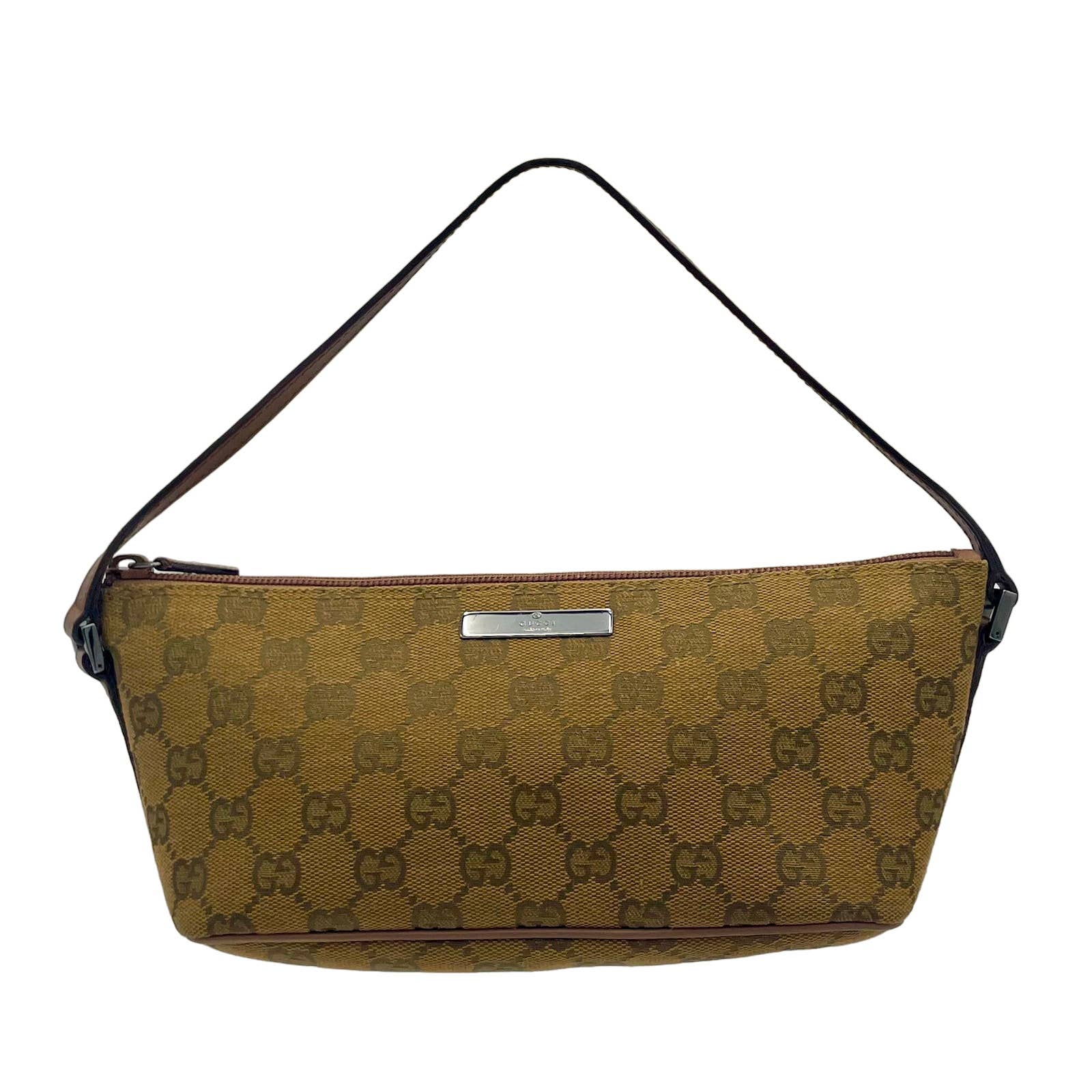 Gucci GG Canvas Pochette - Le Look