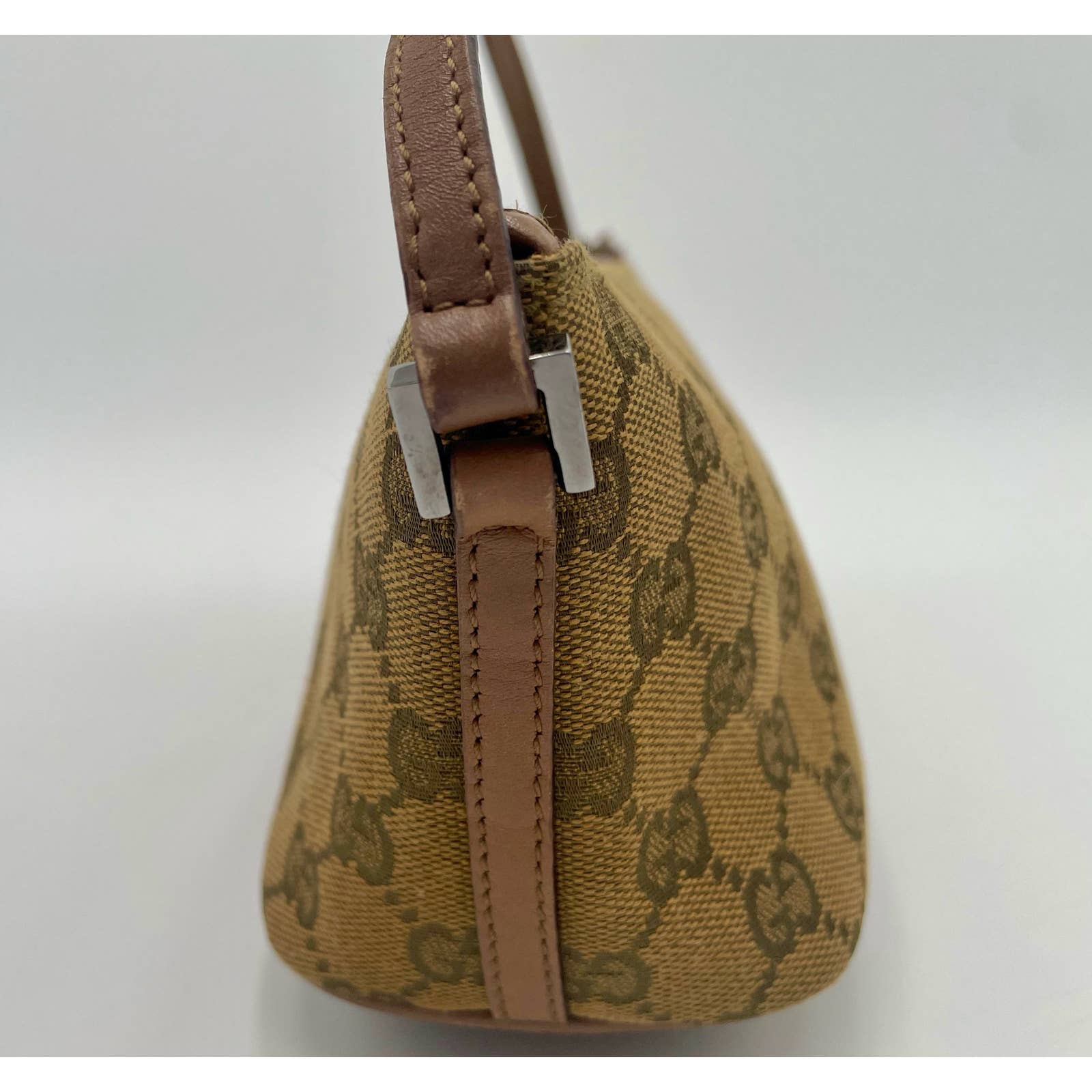 Gucci GG Canvas Pochette - Le Look